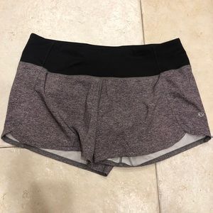 Lululemon Run Times Short, Heather Grey Black Sz 8